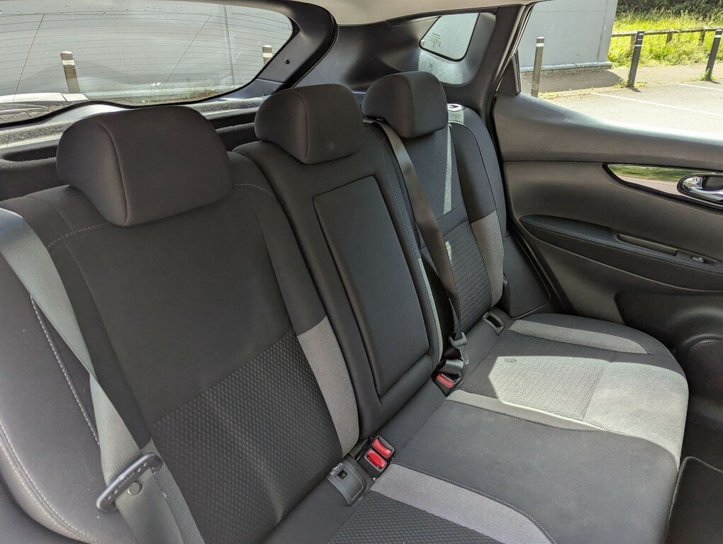 Nissan Qashqai Acenta Premium Grey #24
