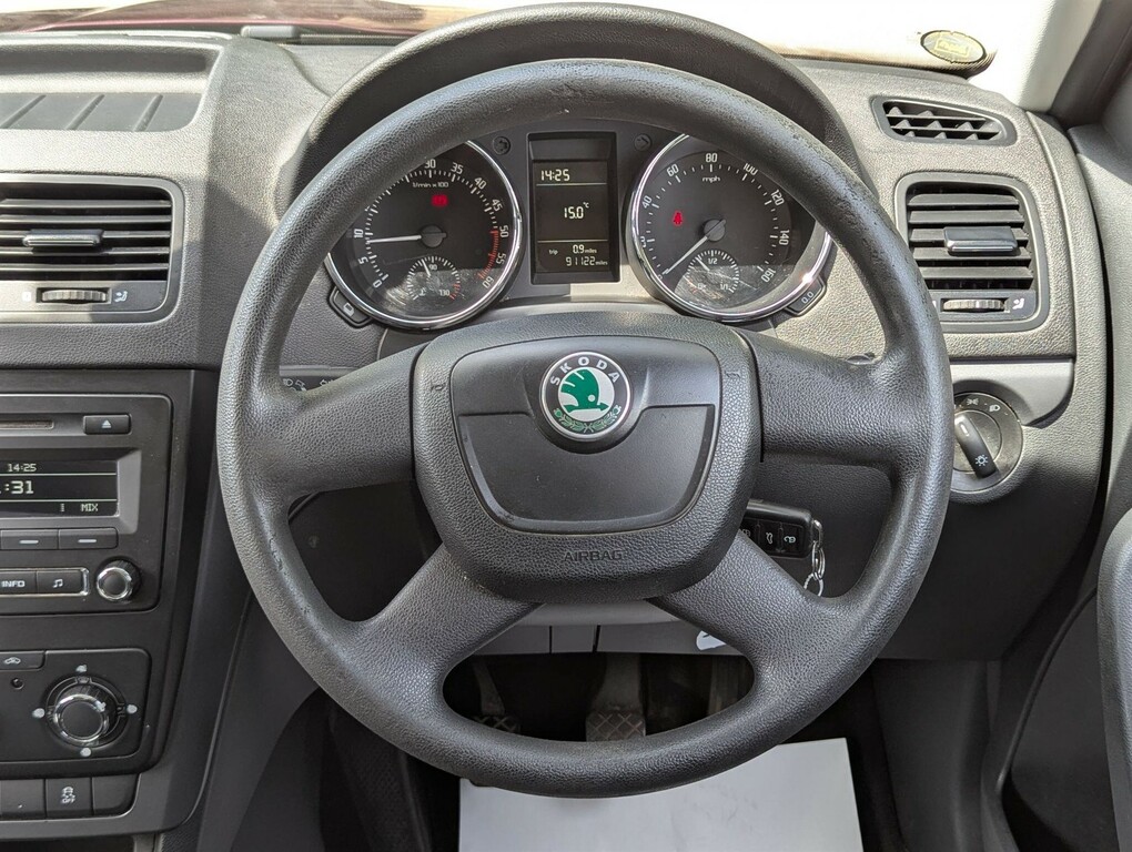 Skoda Yeti 2.0 Adventure Tdi Cr White #12