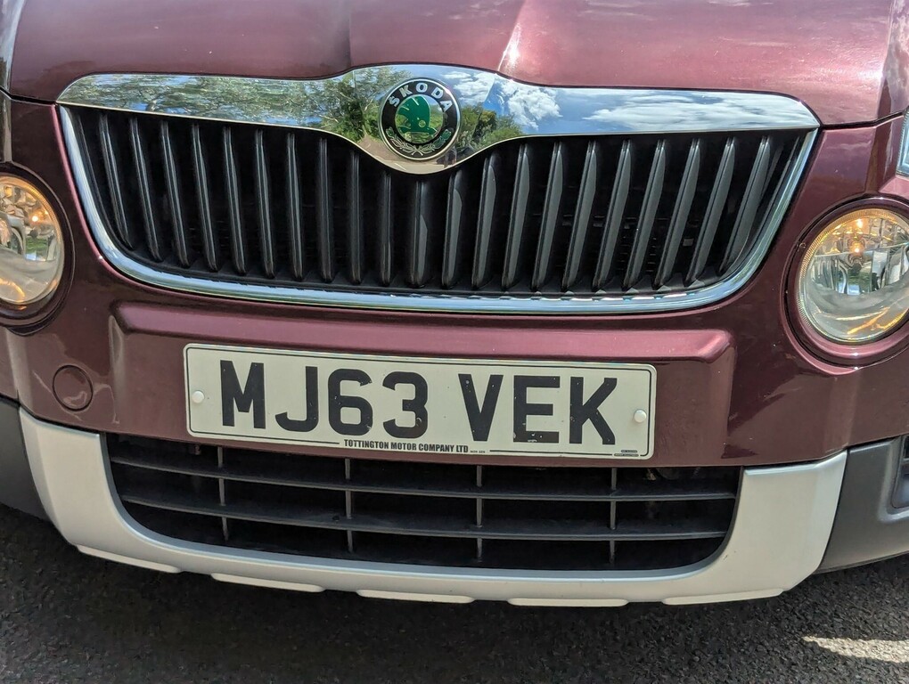 Skoda Yeti 2.0 Adventure Tdi Cr White #18