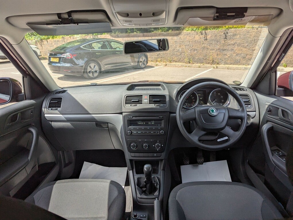 Skoda Yeti 2.0 Adventure Tdi Cr White #11