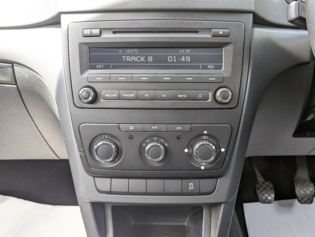 Skoda Yeti 2.0 Adventure Tdi Cr White #14