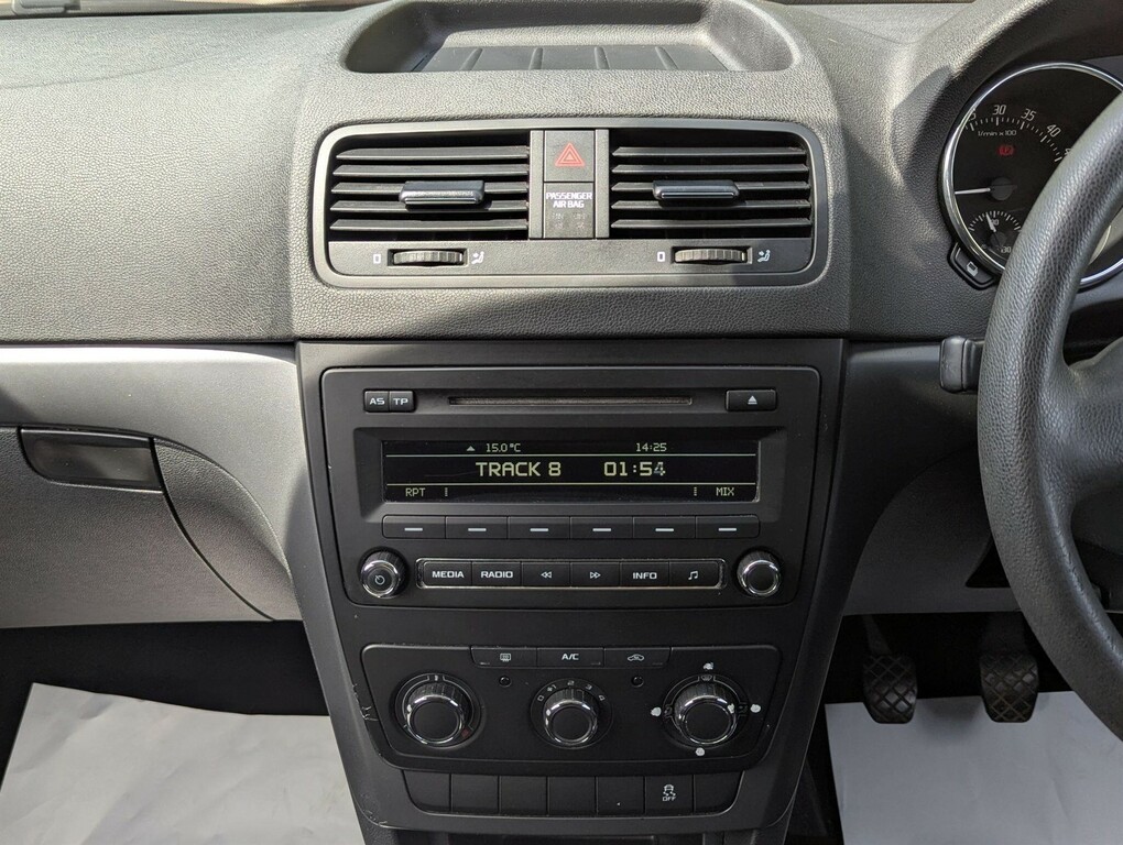 Skoda Yeti 2.0 Adventure Tdi Cr White #13