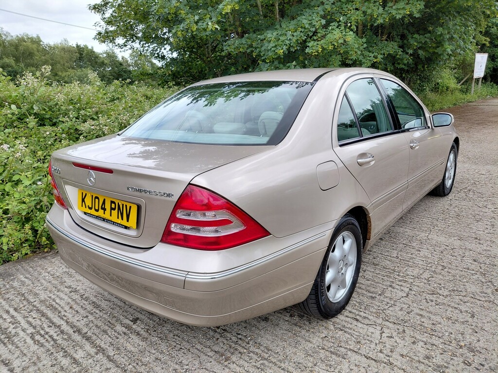 Mercedes-Benz C Class 1.8 C200 Kompressor Elegance Se 2004 Beige #3