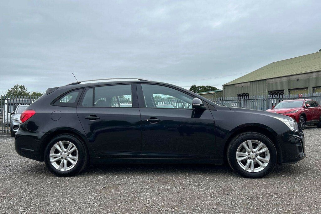 Chevrolet Cruze 1.8 Lt Lez Free 2013 OY63YMD Black #2