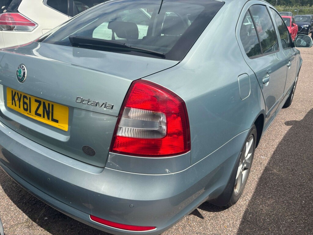 Skoda Octavia 1.8 Tsi Se Plus 2011 Green #2
