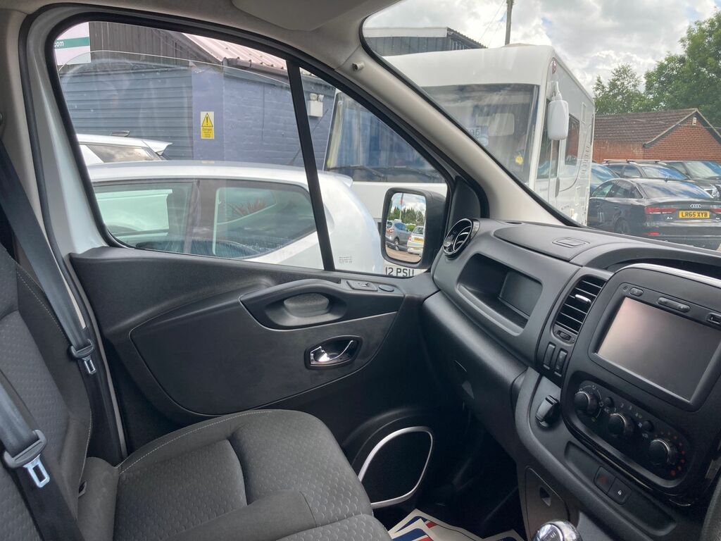 Vauxhall Vivaro Combi 2.9Cdti Ss White #16