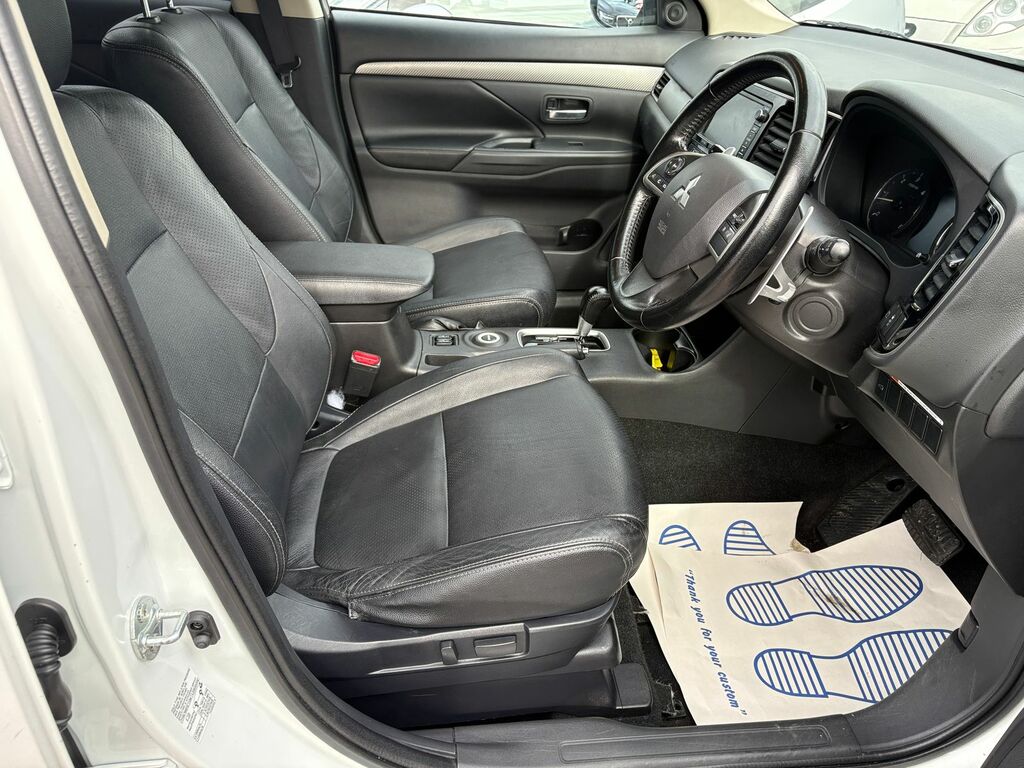 Mitsubishi Outlander Di-d Gx 3 Black #10