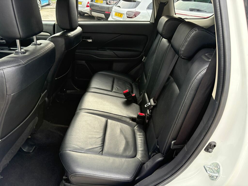 Mitsubishi Outlander Di-d Gx 3 Black #15