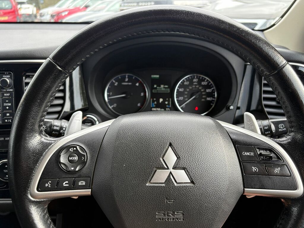 Mitsubishi Outlander Di-d Gx 3 Black #11