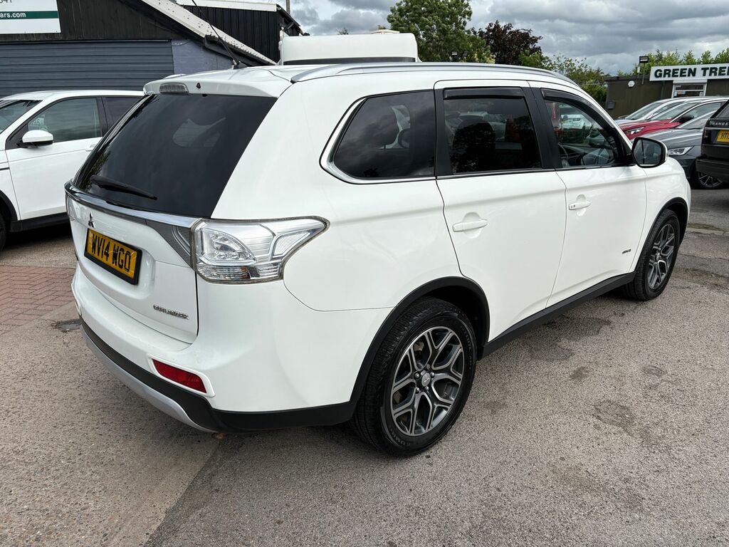 Mitsubishi Outlander 2.2 Di-d Gx4 Suv 4Wd Euro 5 Ss White #3