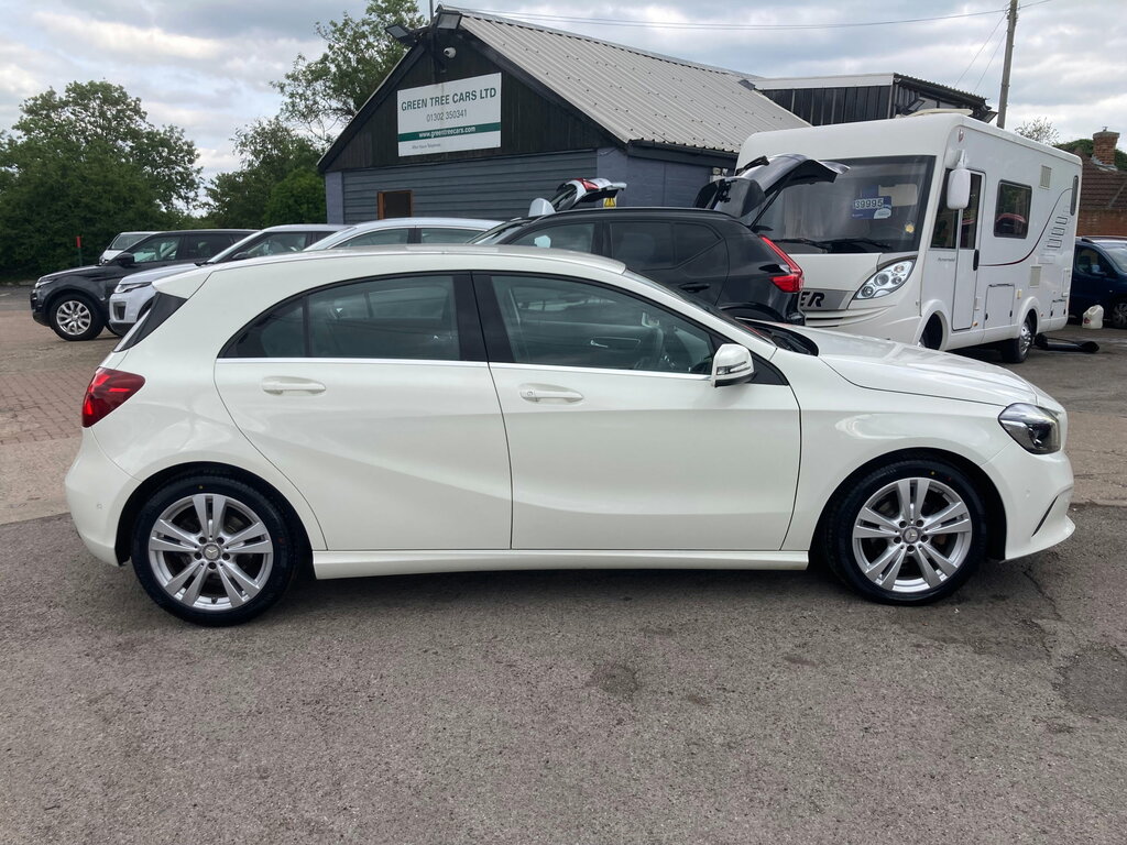 Mercedes-Benz A Class 1.5 A180d Sport Premium Hatchback Man White #5