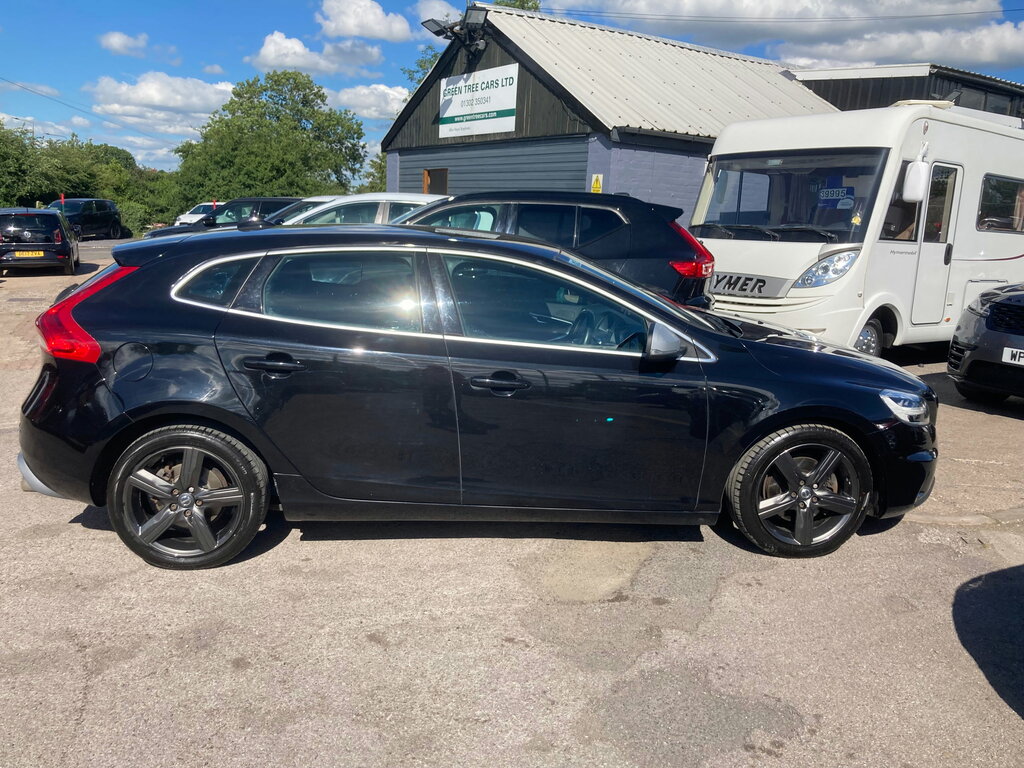 Volvo V40 2.0 T2 R-design Hatchback Euro 6 Black #5