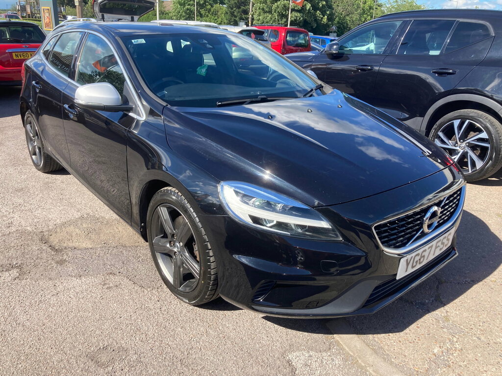 Volvo V40 2.0 T2 R-design Hatchback Euro 6 Black #3