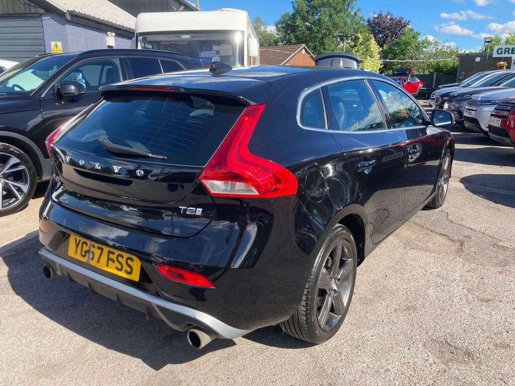 Volvo V40 2.0 T2 R-design Hatchback Euro 6 Black #6