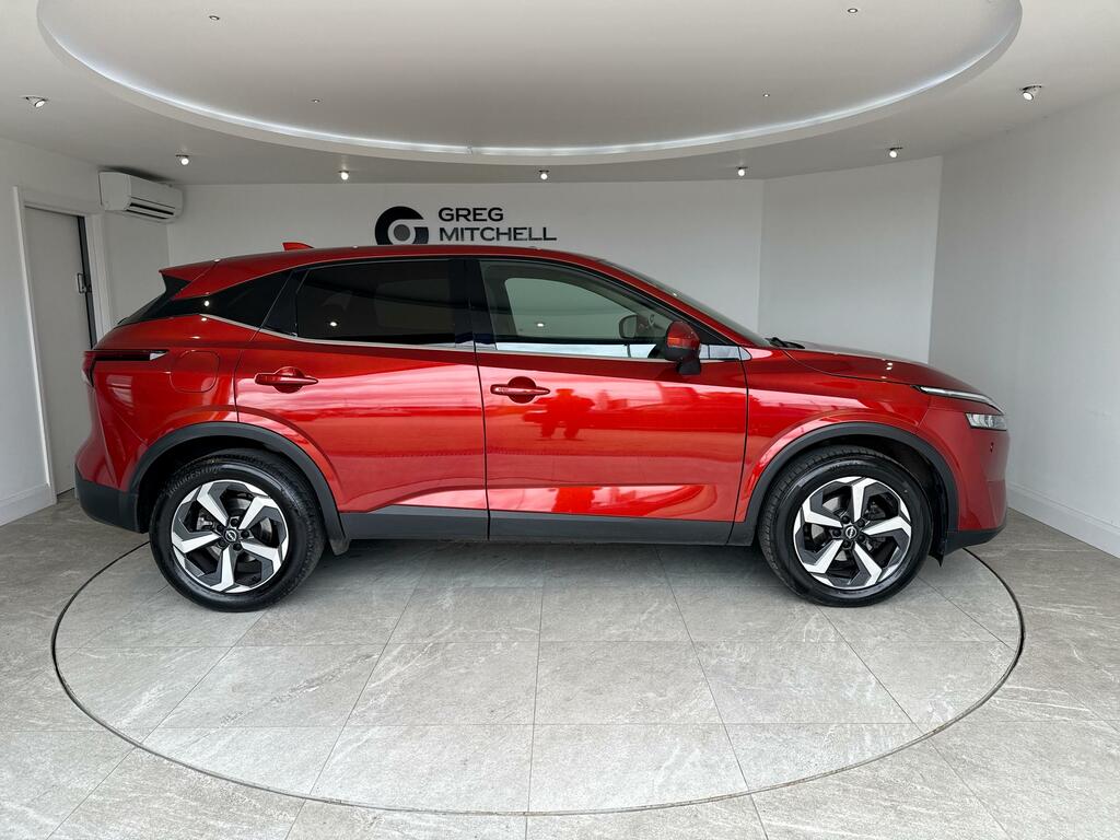 Nissan Qashqai 1.3 Dig-t Mh N-connecta URZ1421 Red #4