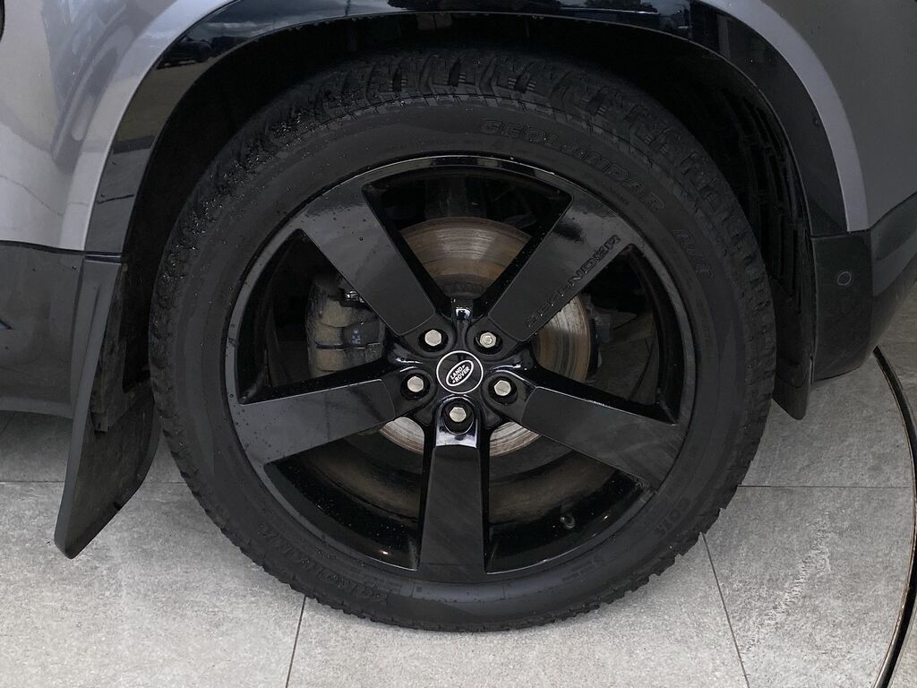 Land Rover Defender 90 V8 Black #8
