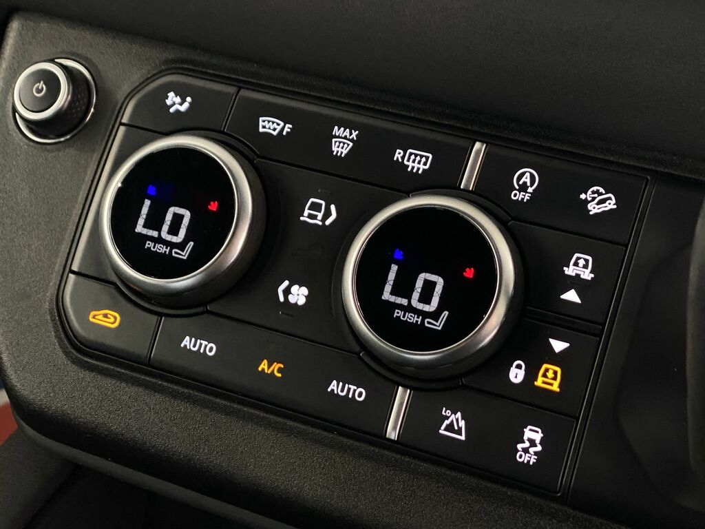 Land Rover Defender 90 V8 Black #18