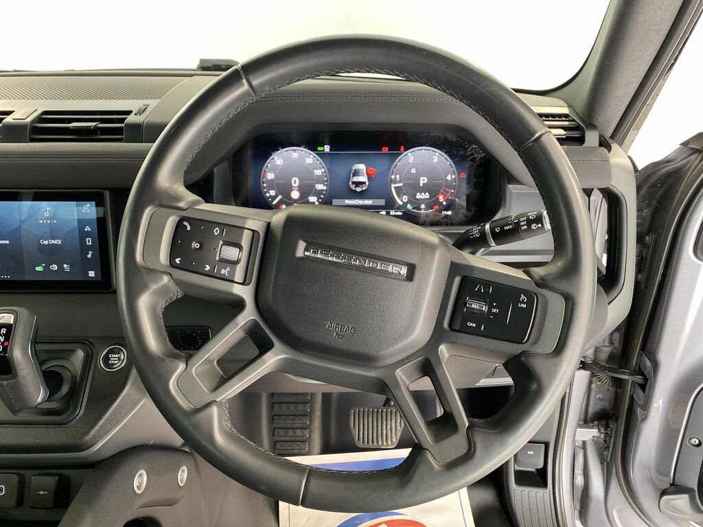 Land Rover Defender 90 V8 Black #12