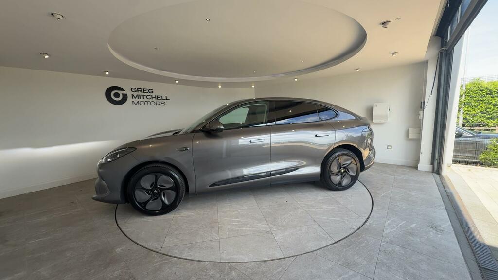 MG IM6 300Kw Long Range 100Kwh Silver #4