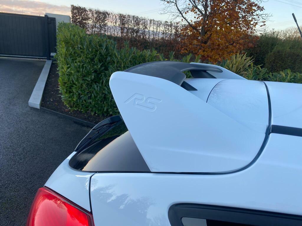 Ford Focus 2.0T Ecoboost St-3 White #15