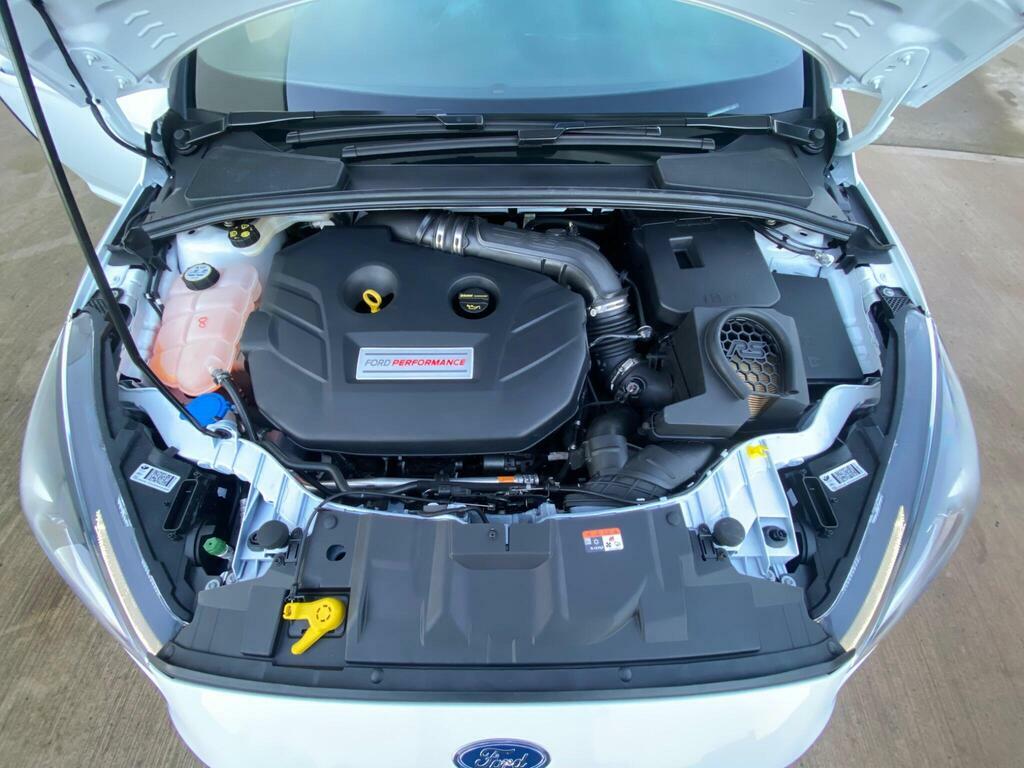 Ford Focus 2.0T Ecoboost St-3 White #21