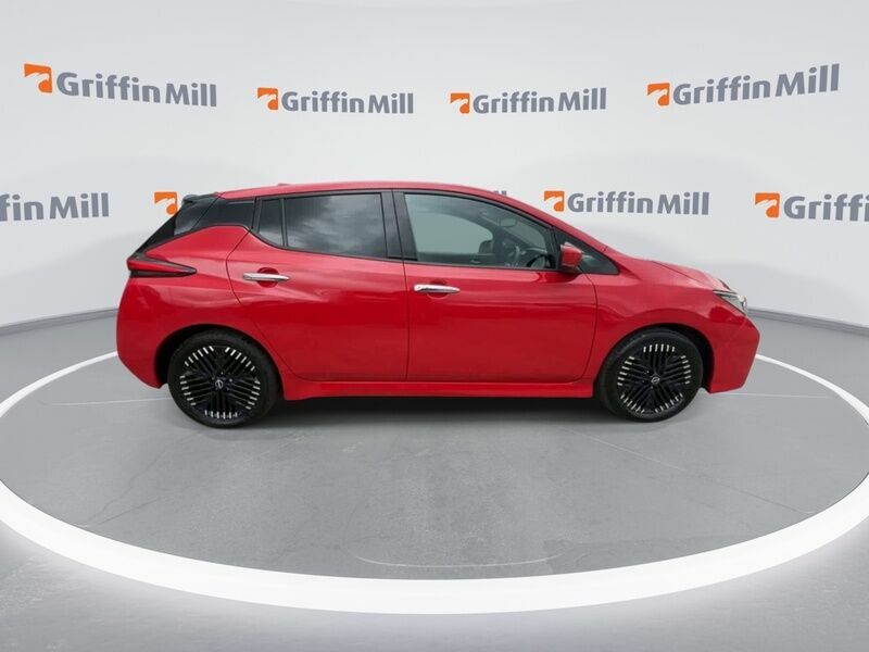Nissan Leaf 39Kwh N-connecta Hatchback 150 Red #5