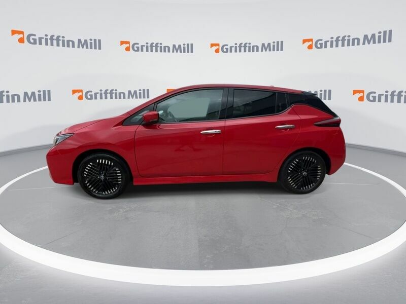 Nissan Leaf 39Kwh N-connecta Hatchback 150 Red #3