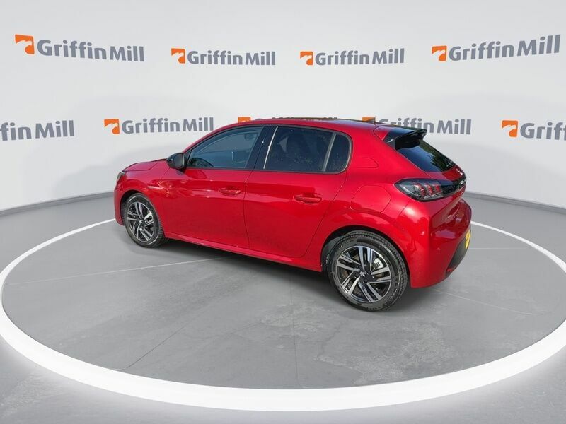 Peugeot 208 1.2 Puretech Allure Premium Hatchback Red #4