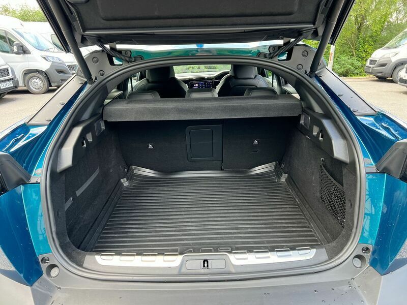 Peugeot 408 1.2 Puretech Allure Premium  #40