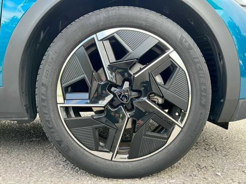Peugeot 408 1.2 Puretech Allure Premium  #17