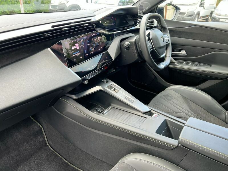 Peugeot 408 1.2 Puretech Allure Premium  #35