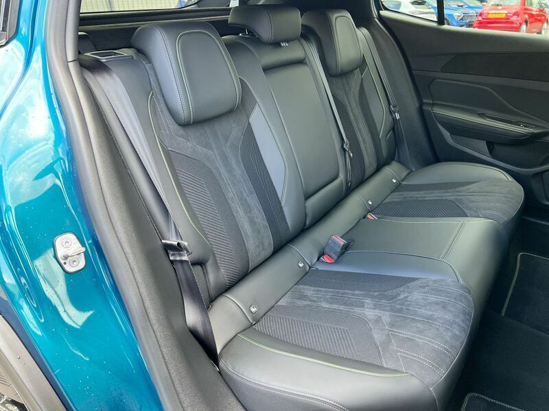 Peugeot 408 1.2 Puretech Allure Premium  #38