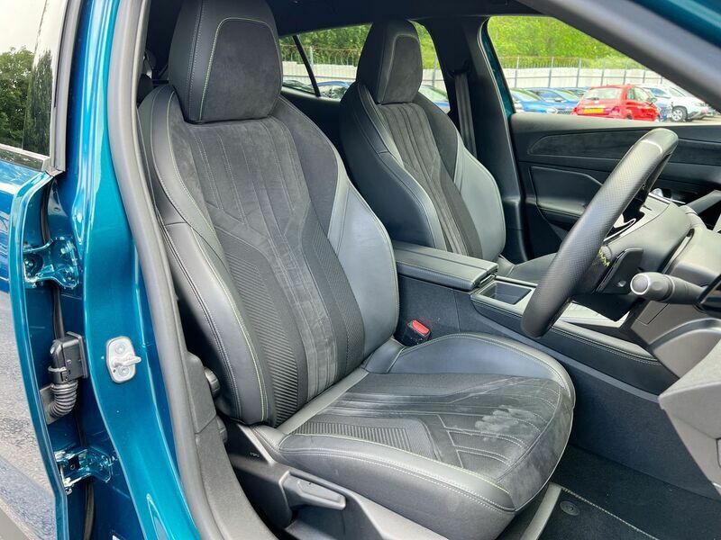 Peugeot 408 1.2 Puretech Allure Premium  #37