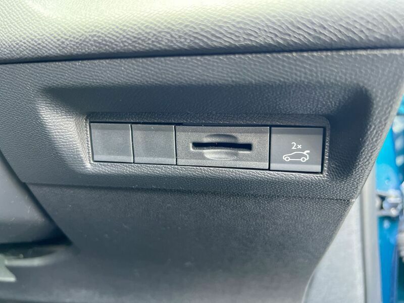 Peugeot 408 1.2 Puretech Allure Premium  #42