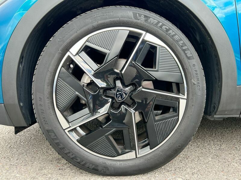 Peugeot 408 1.2 Puretech Allure Premium  #18
