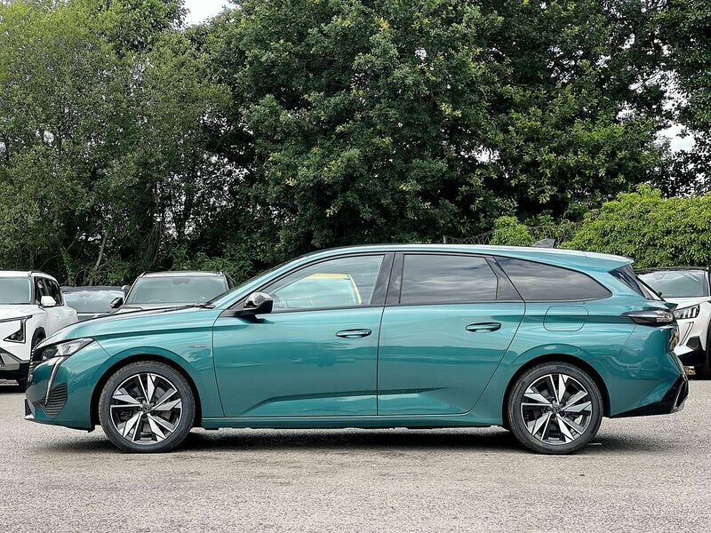 Peugeot 308 1.2 Puretech Allure Premium Eat Red #10