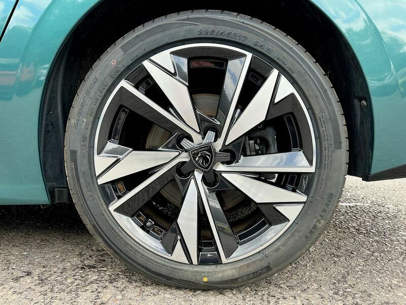 Peugeot 308 1.2 Puretech Allure Premium Eat Red #17