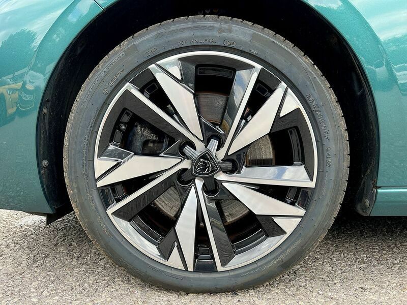 Peugeot 308 1.2 Puretech Allure Premium Eat Red #16