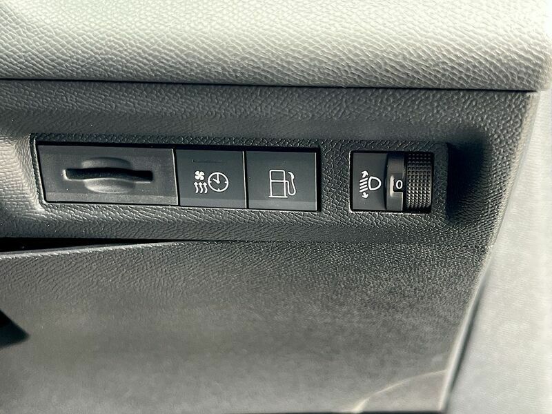 Peugeot 308 1.2 Puretech Allure Premium Eat Red #40
