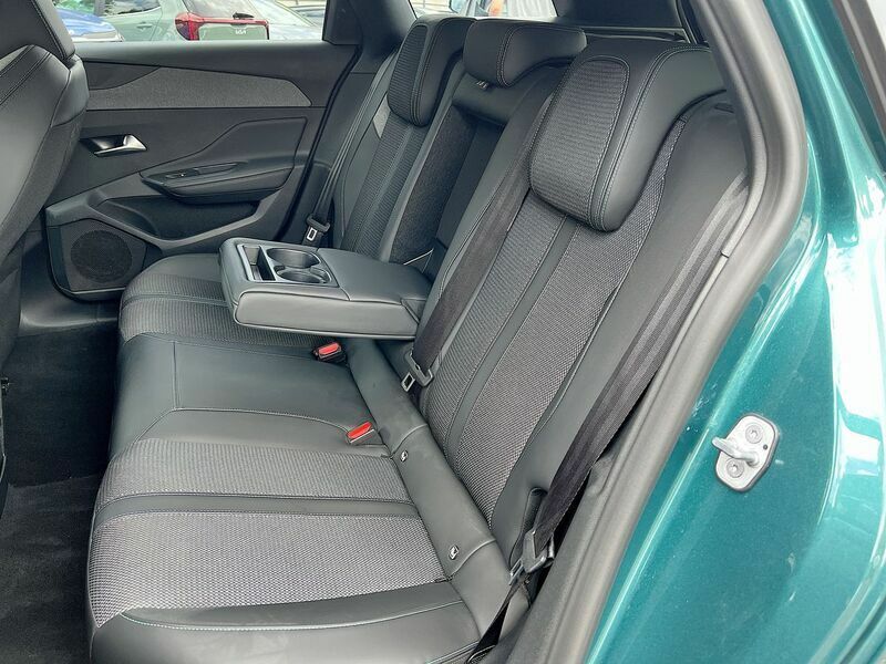 Peugeot 308 1.2 Puretech Allure Premium Eat Red #37