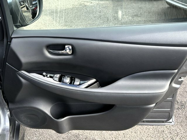 Nissan Leaf 160Kw E N-connecta 59Kwh Black #8