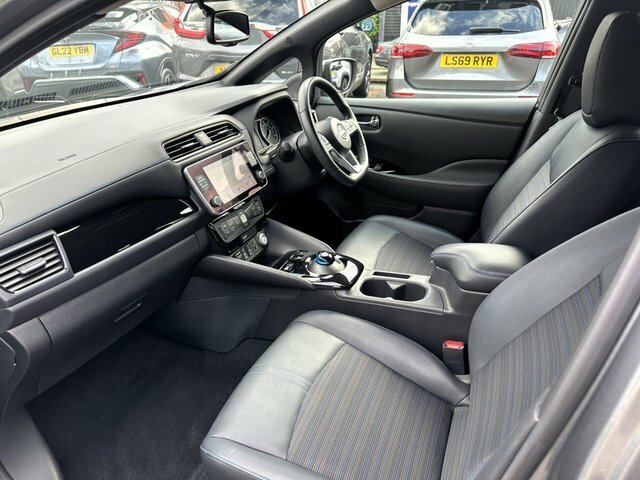 Nissan Leaf 160Kw E N-connecta 59Kwh Black #23