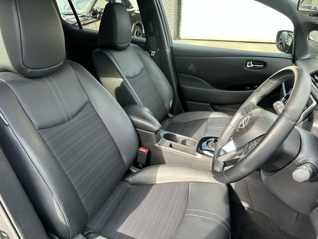 Nissan Leaf 160Kw E N-connecta 59Kwh Black #10