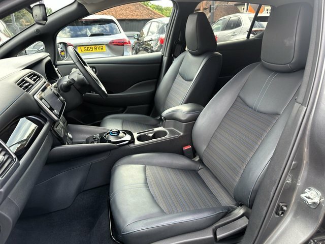Nissan Leaf 160Kw E N-connecta 59Kwh Black #24
