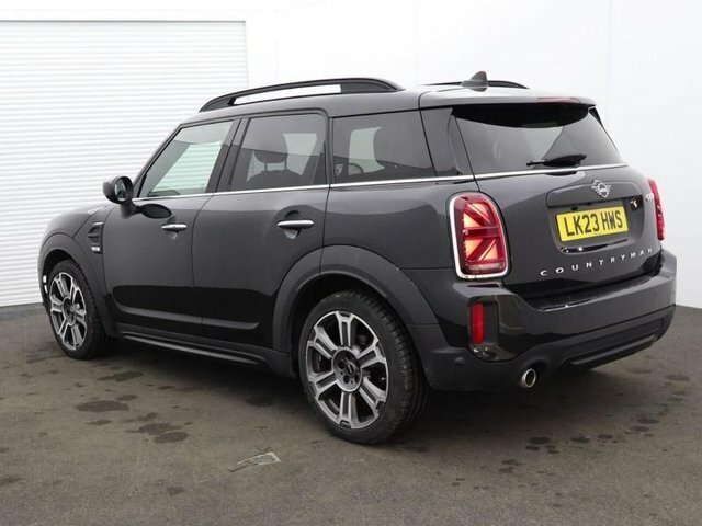 Mini Countryman 2023 1.5 Cooper Exclusive Suv Steptroni Black #3