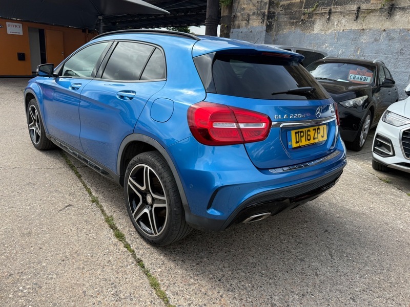 Mercedes-Benz GLA Class Gla 220 D 4Matic Blue #5