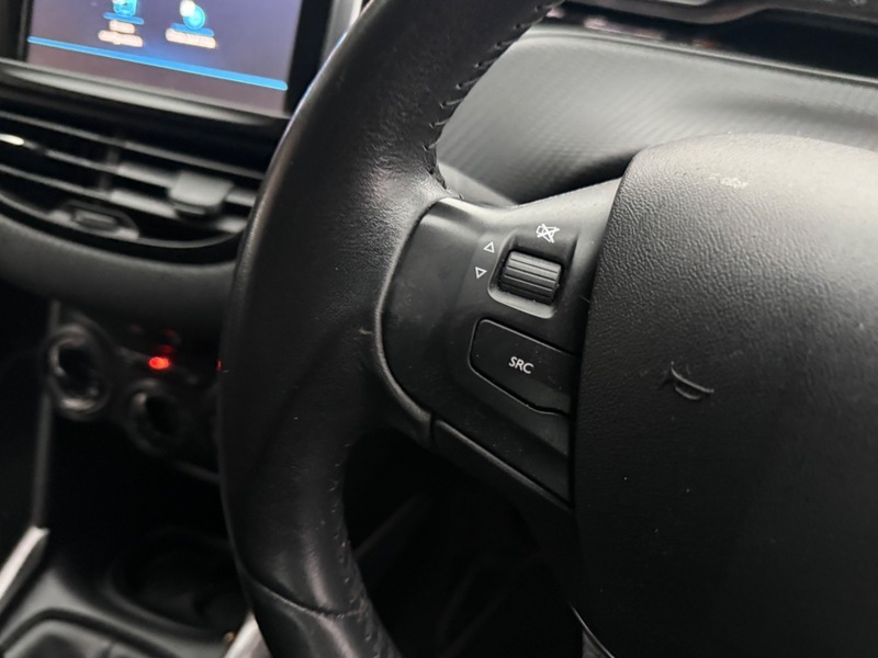 Peugeot 2008 Petrol White #11