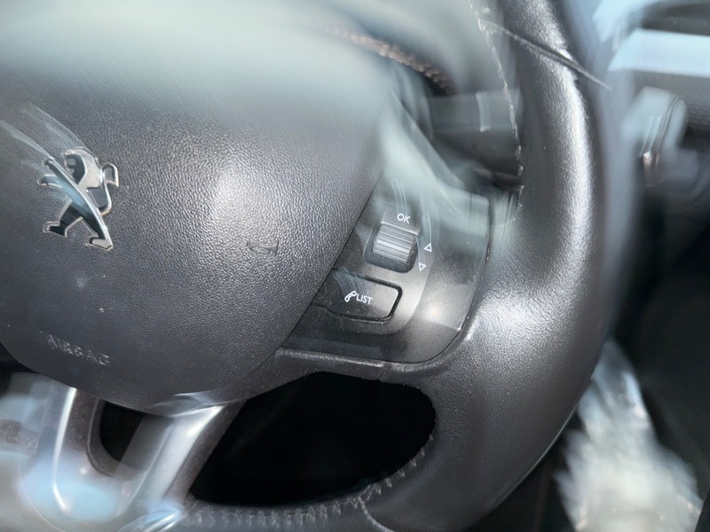 Peugeot 2008 Petrol White #12