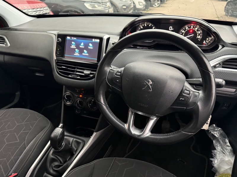 Peugeot 2008 Petrol White #8