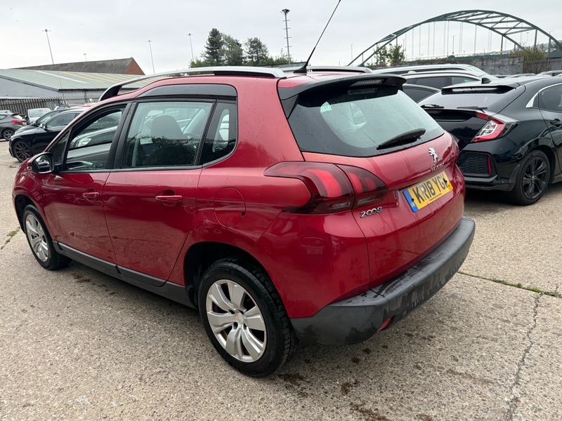 Peugeot 2008 Active Red #4